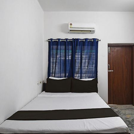 Oyo Hotel Chinar Park Колката Екстер'єр фото