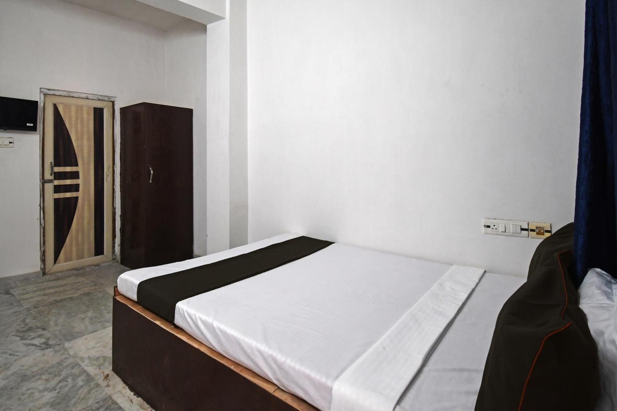 Oyo Hotel Chinar Park Колката Екстер'єр фото