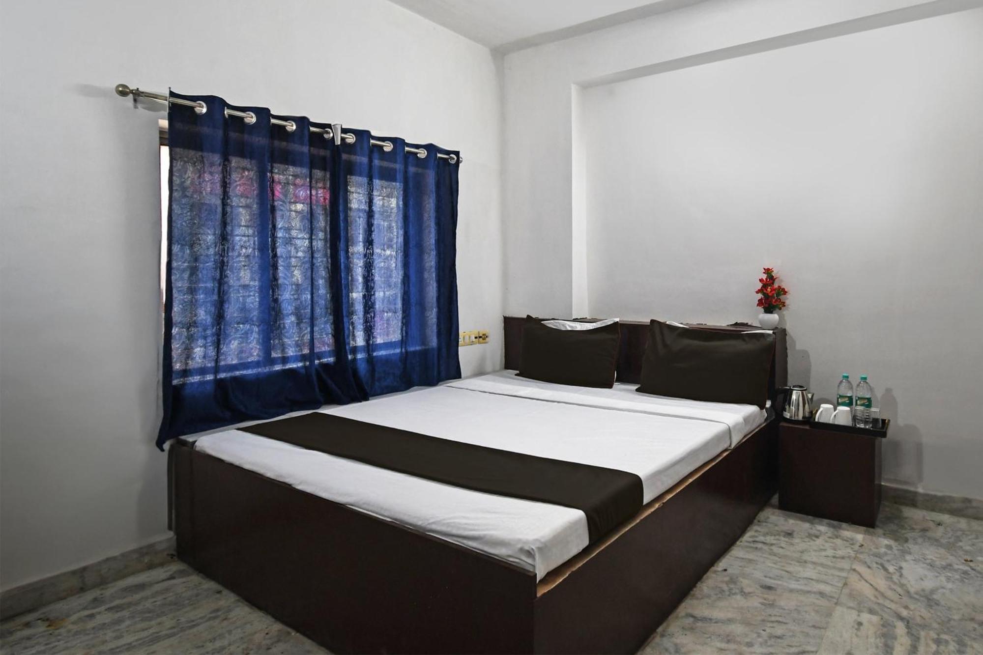 Oyo Hotel Chinar Park Колката Екстер'єр фото