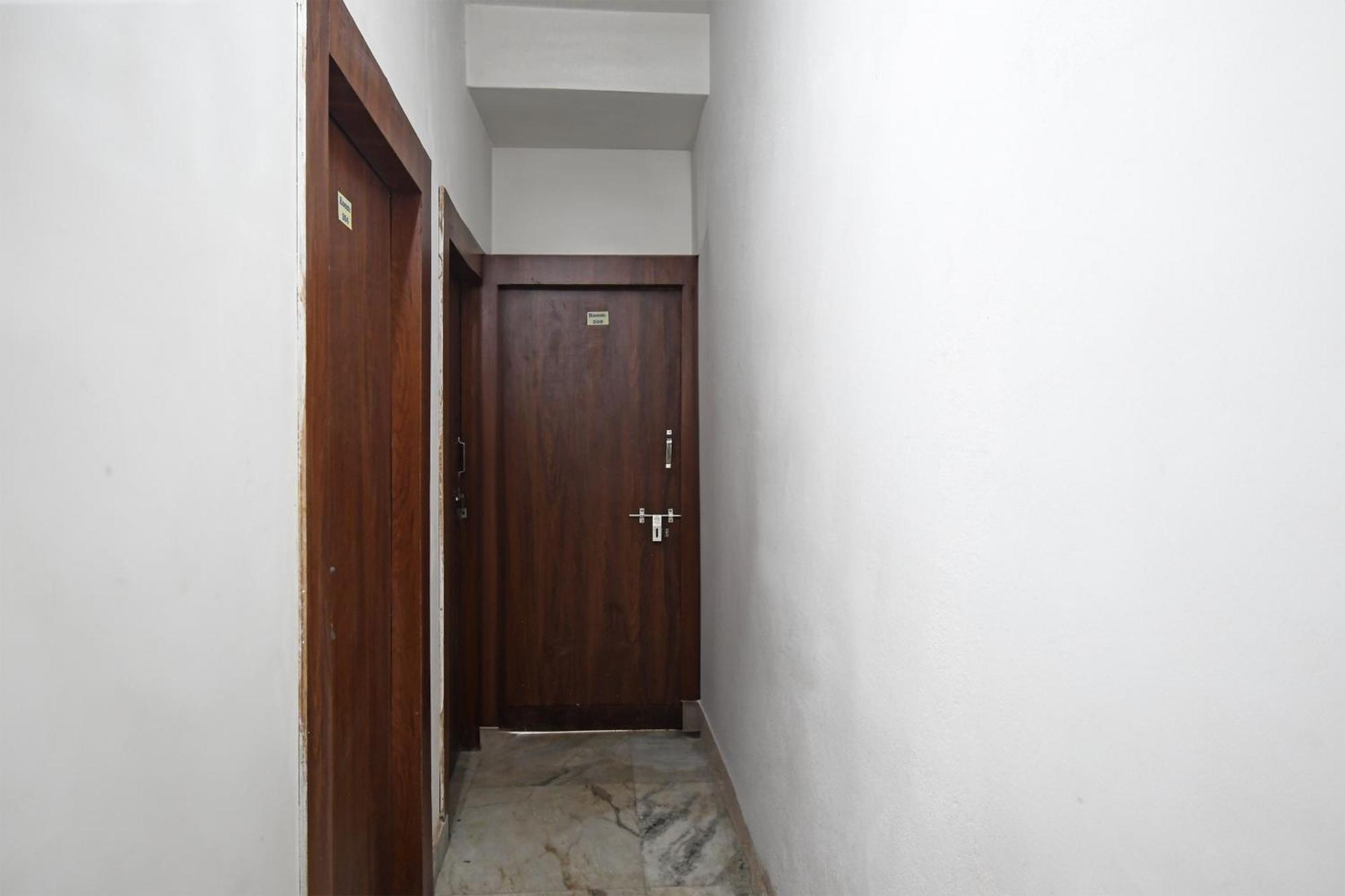 Oyo Hotel Chinar Park Колката Екстер'єр фото