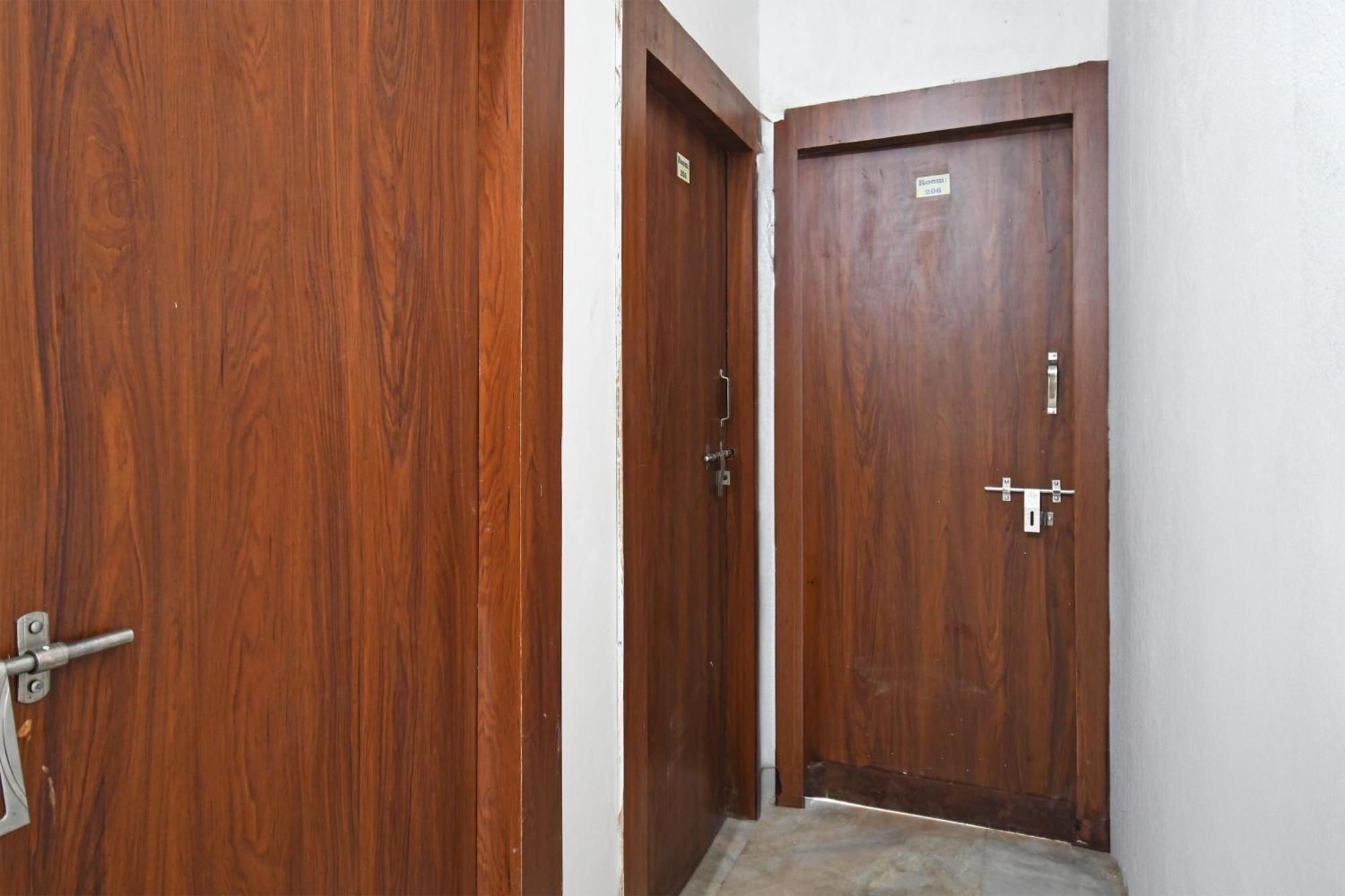 Oyo Hotel Chinar Park Колката Екстер'єр фото
