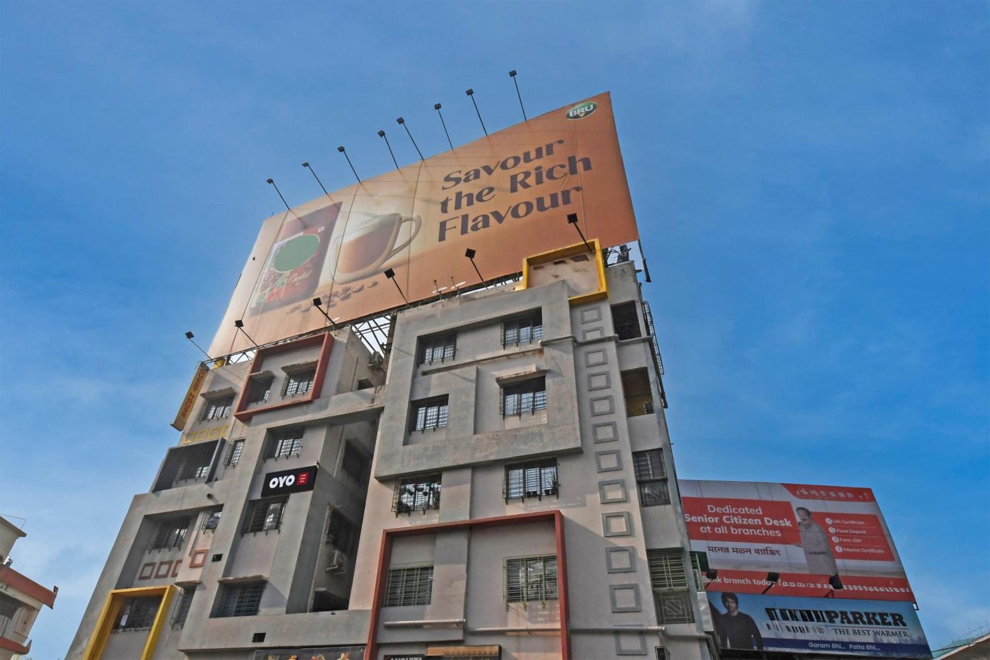 Oyo Hotel Chinar Park Колката Екстер'єр фото